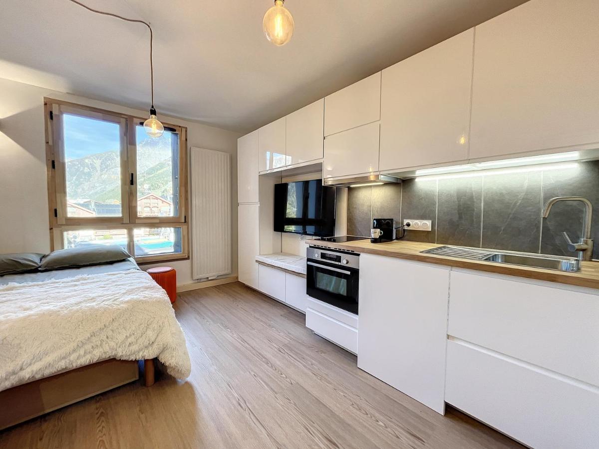 Superbe Studio Refait A Neuf Et Tout Equipe Avec Parking Chamonix Exteriör bild